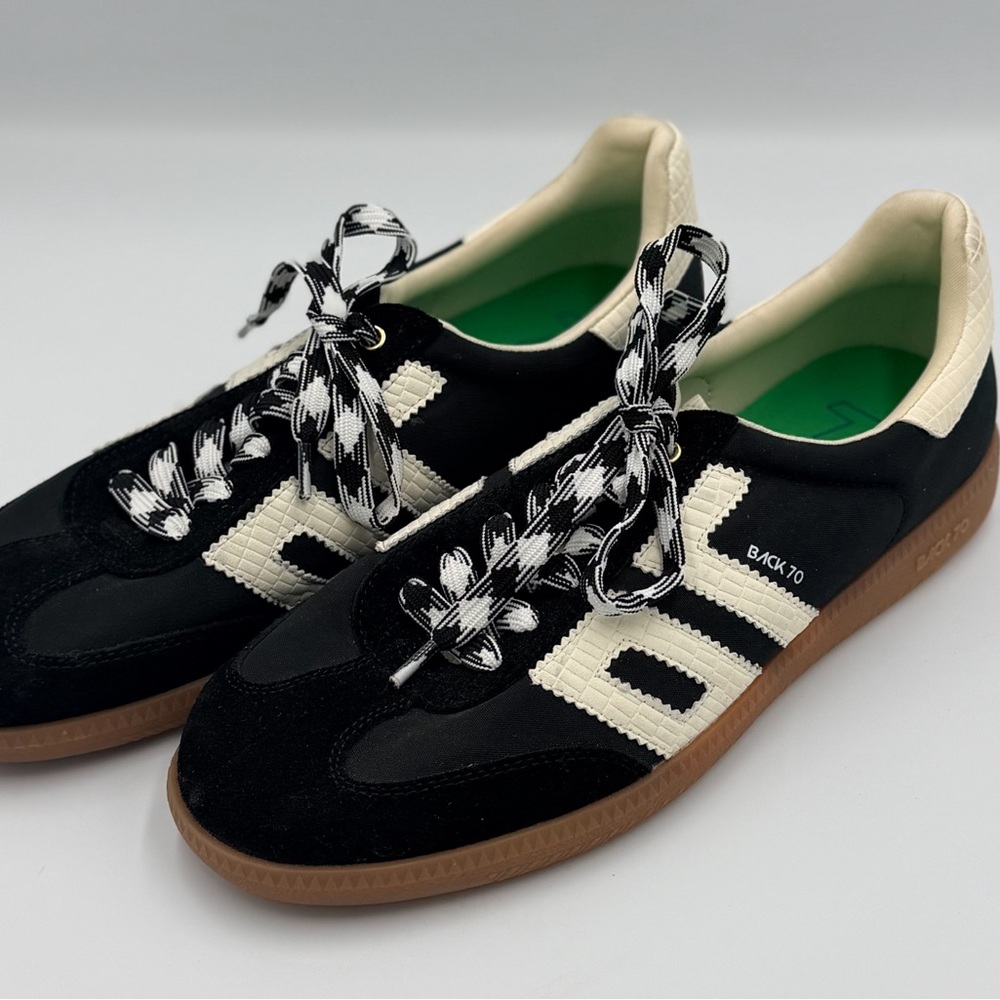 BACK 70 Black & Cream Women's Sneakers